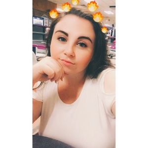 Meet your Posher, Carissa